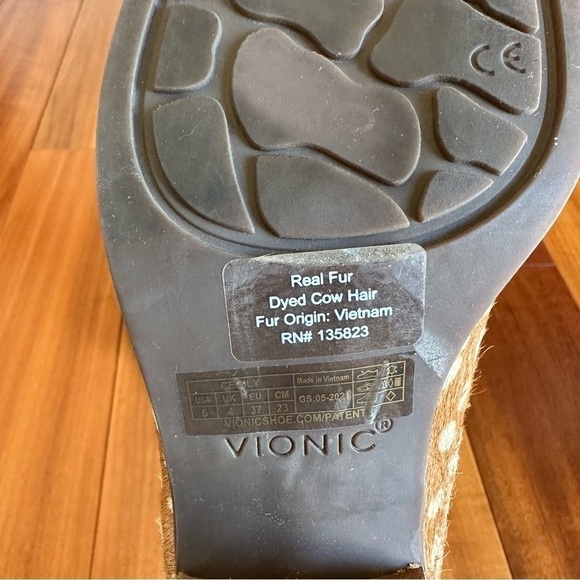 NWOT Vionic Leather or Haircalf Deer Print Real Fur Zip Ankle Boots Cecily Tan - Picture 11 of 13